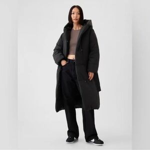 GAP Hooded Puffer Jacket